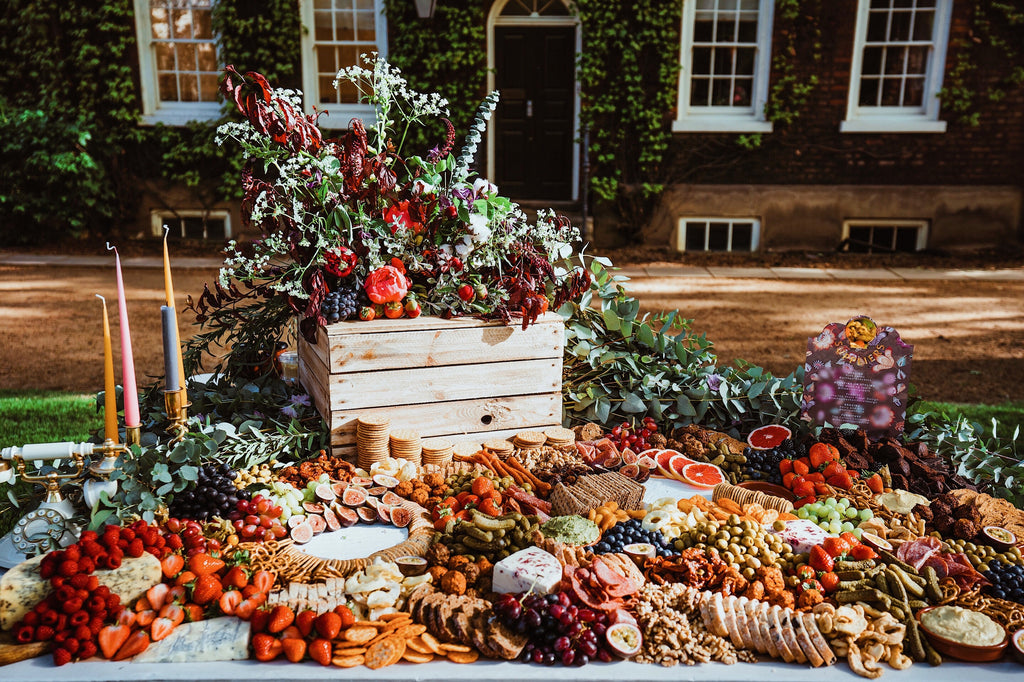 5 reasons why you should choose a Grazing Table for your next event!